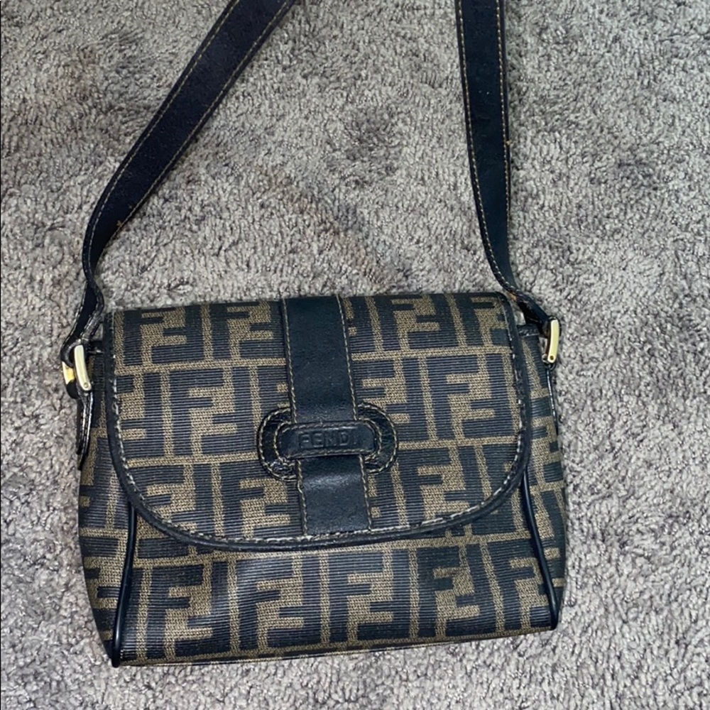 AUTHENTIC FENDI SHOULDER BAG